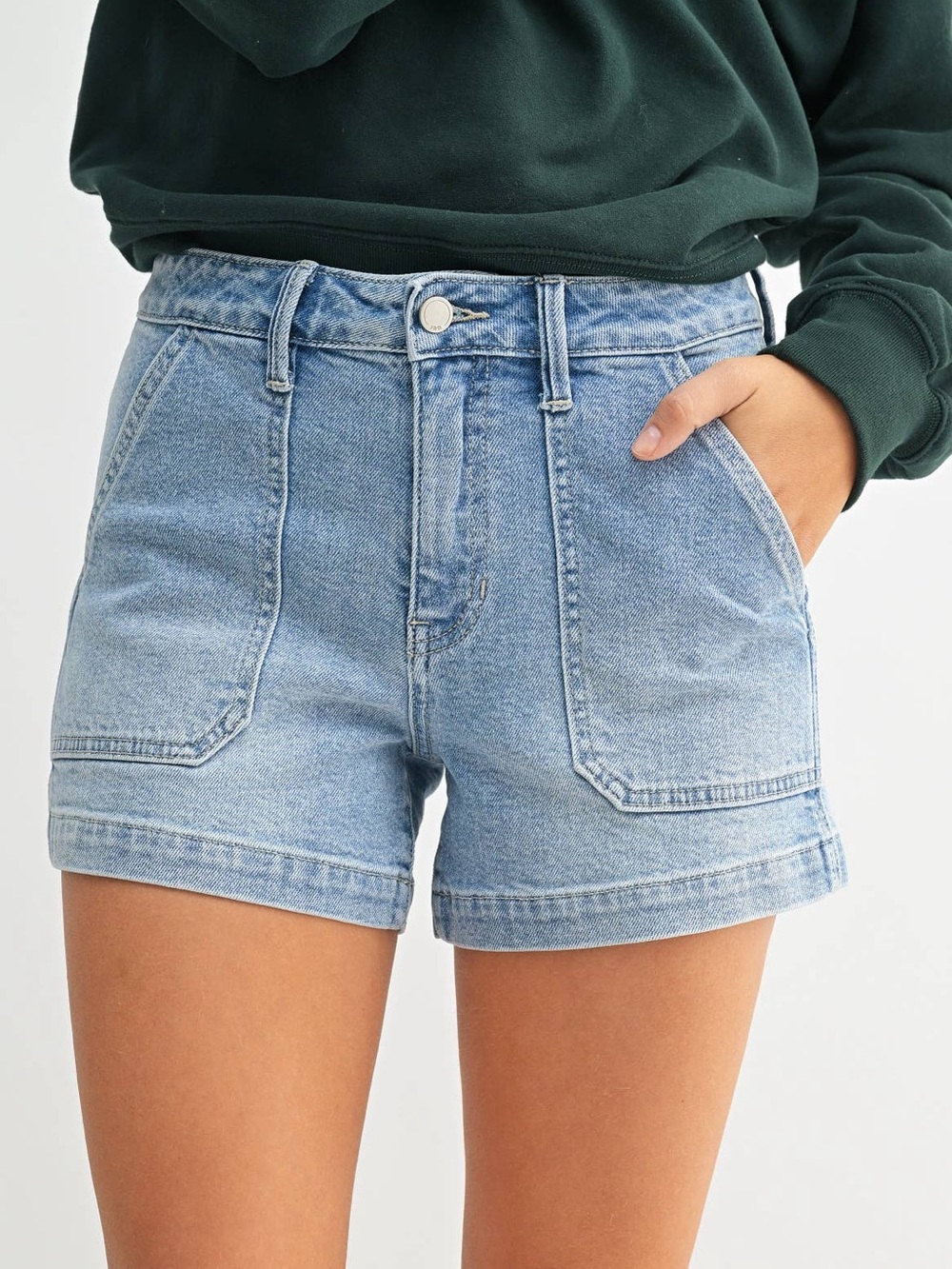 NWT Unionbay Supplies Light Blue Denim Women's Utility Shorts Sz 4